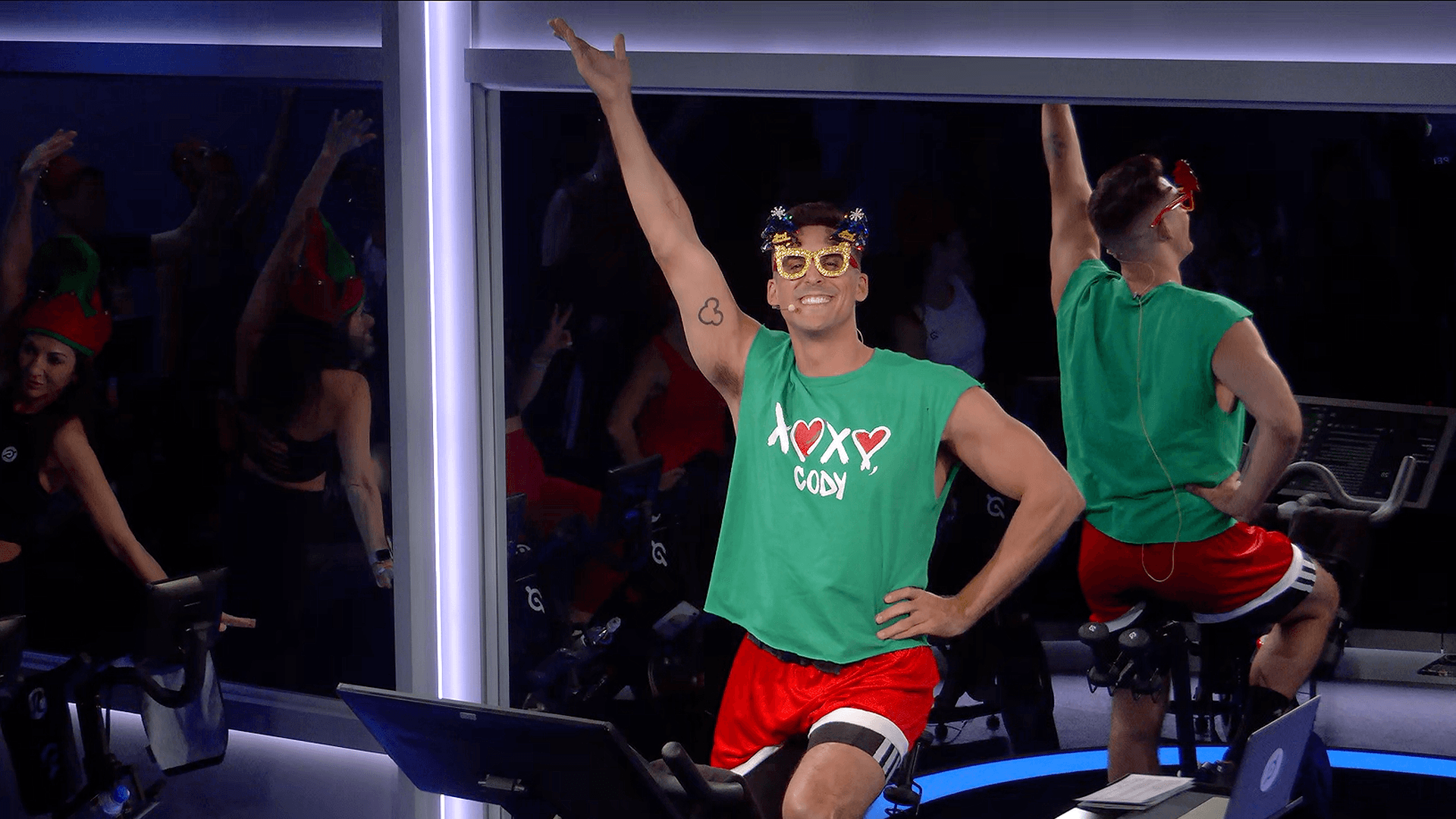 30 min XOXO Cody: Santa's Werk-Shop